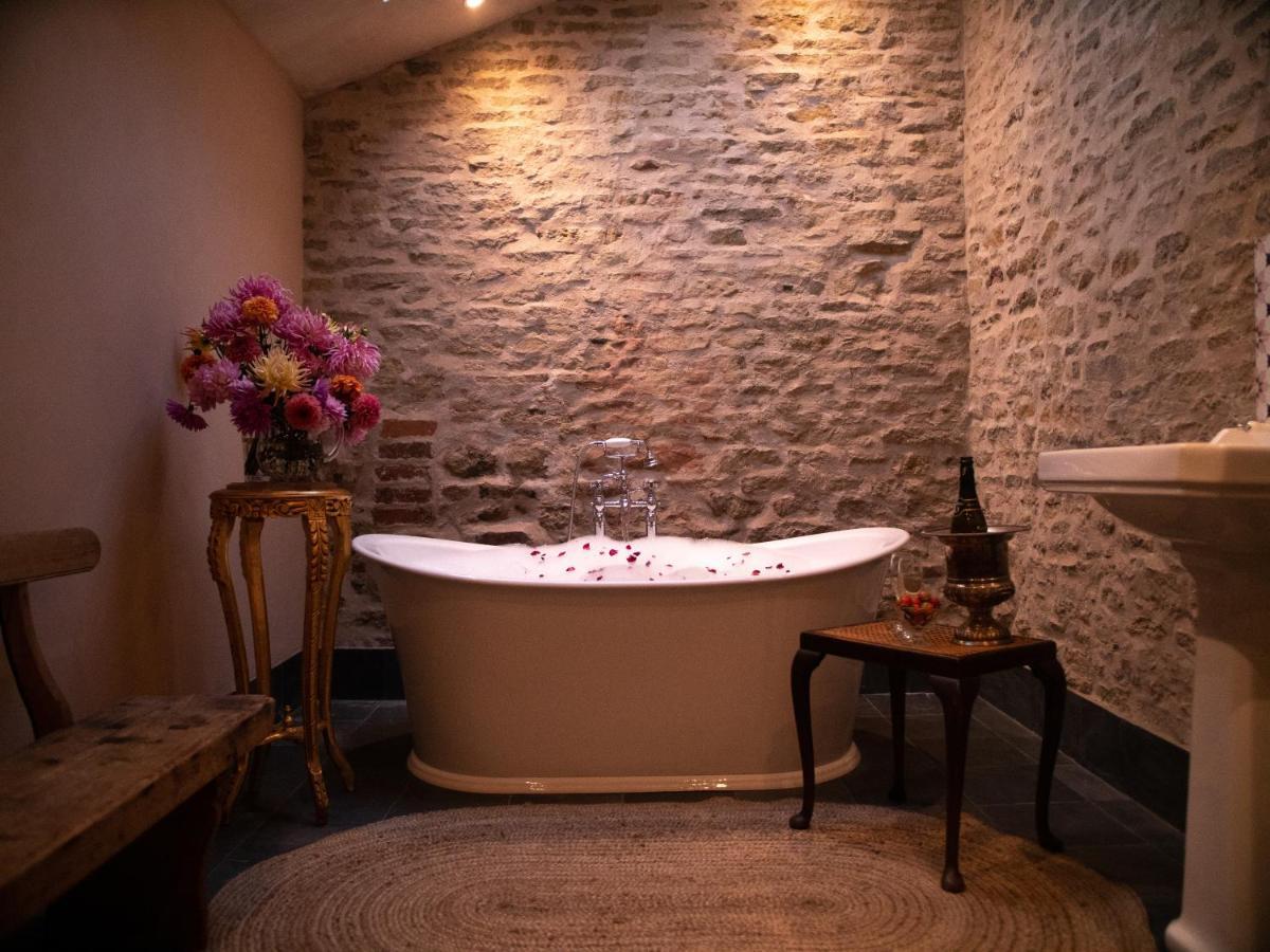 Country With Spa, Catering, Gardens, Nature Reserve Walks - Free Parking, Self Checkin Holiday home *