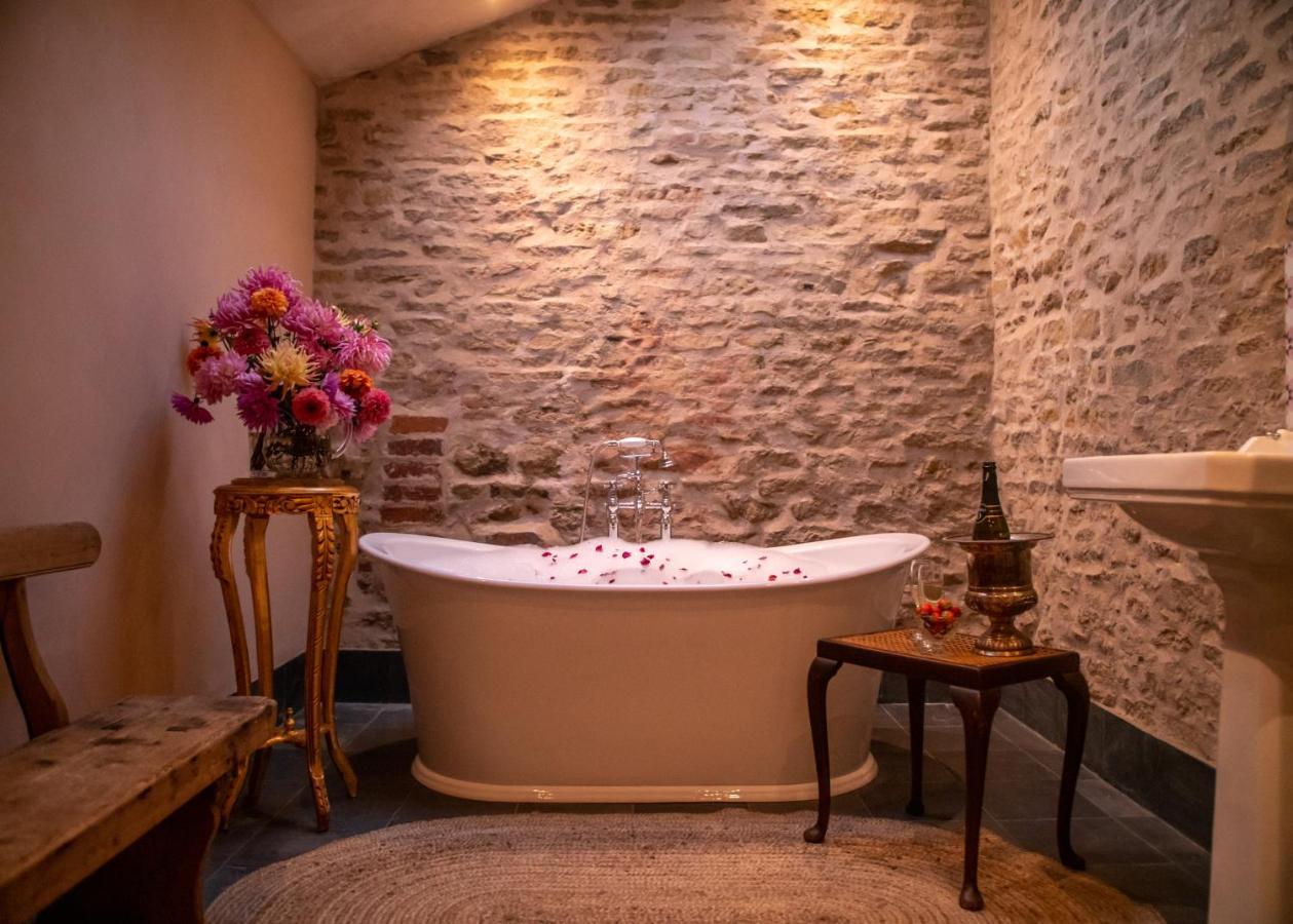 Country With Spa, Catering, Gardens, Nature Reserve Walks - Free Parking, Self Checkin Holiday home