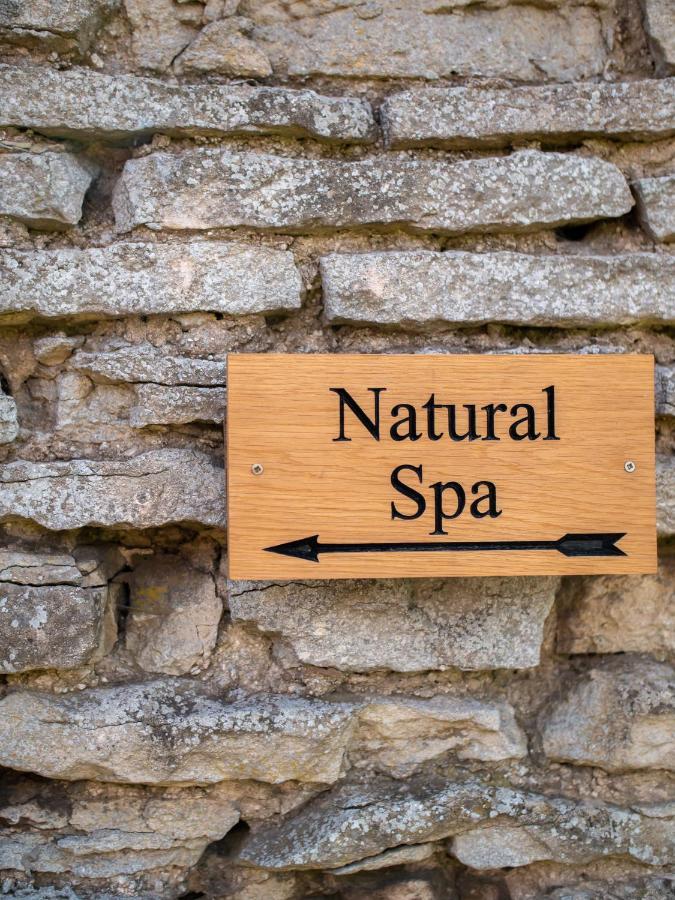 Country With Spa, Catering, Gardens, Nature Reserve Walks - Free Parking, Self Checkin Holiday home Scunthorpe