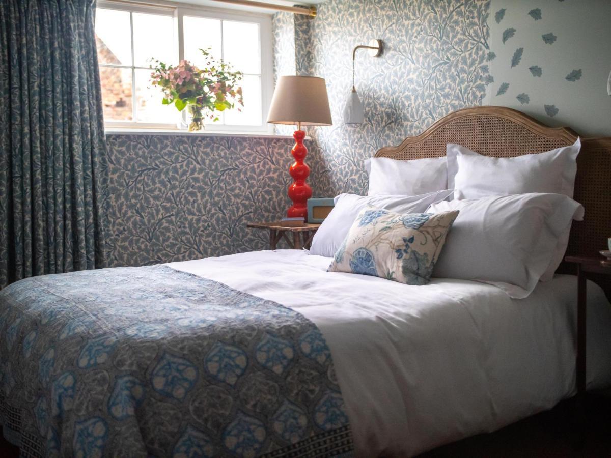Country With Spa, Catering, Gardens, Nature Reserve Walks - Free Parking, Self Checkin Holiday home *